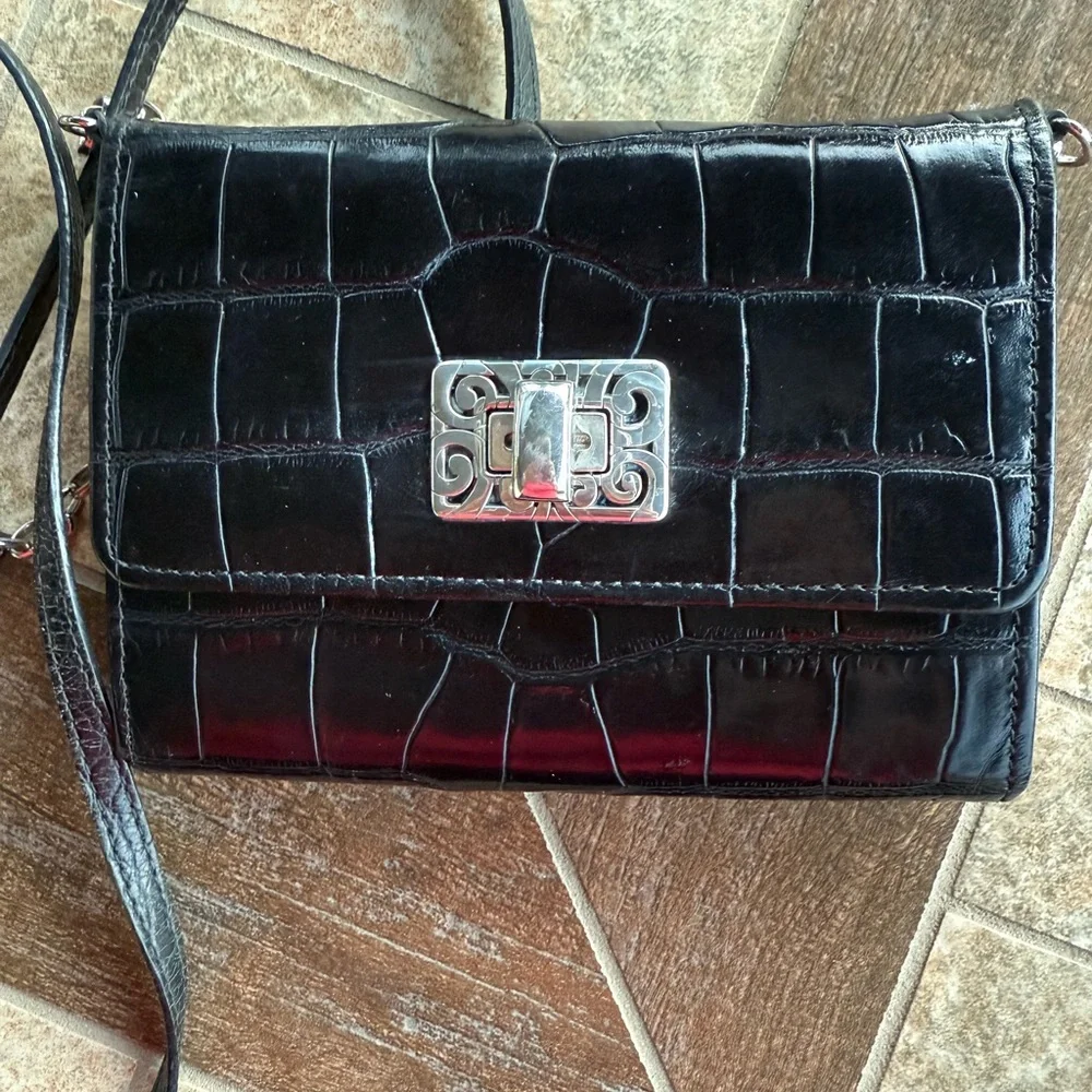 Brighton Mingle Tech Black Croc-Embossed Crossbody Wallet Bag